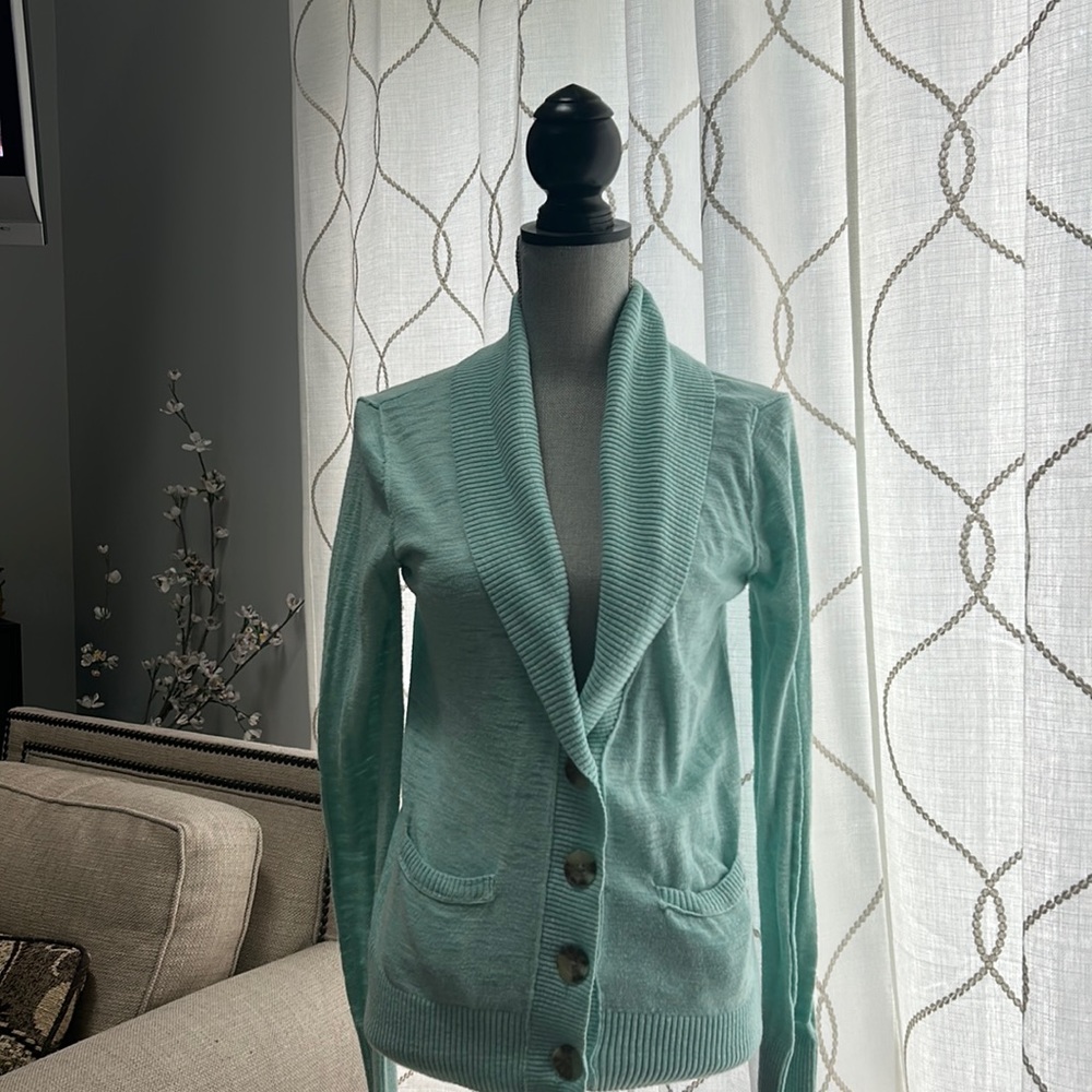Long sleeve cardigan with collar